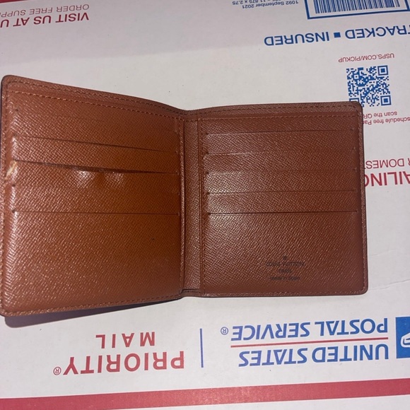 Vintage Louis Vuitton monogram wallet - Picture 4 of 13